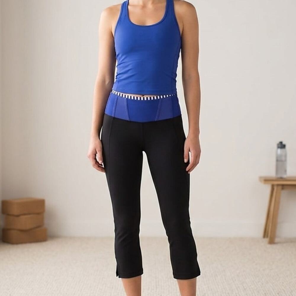Lululemon Women´s Crop Black Striped Blue Athletic Yoga Leggings Sz 6